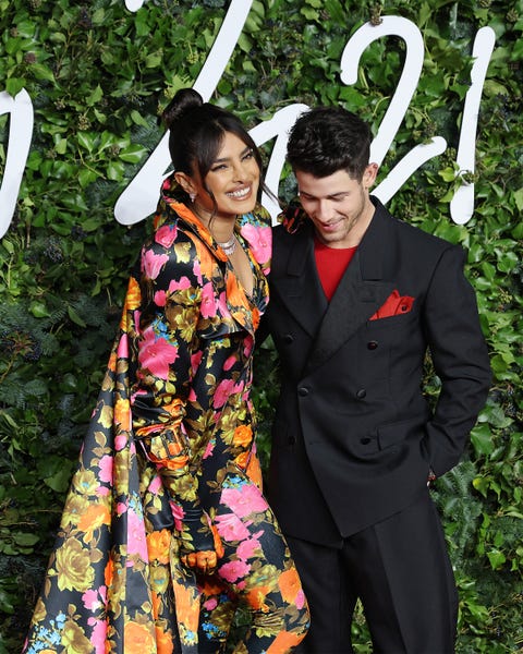 priyanka chopra and nick jonas at the fashion awards in 2021