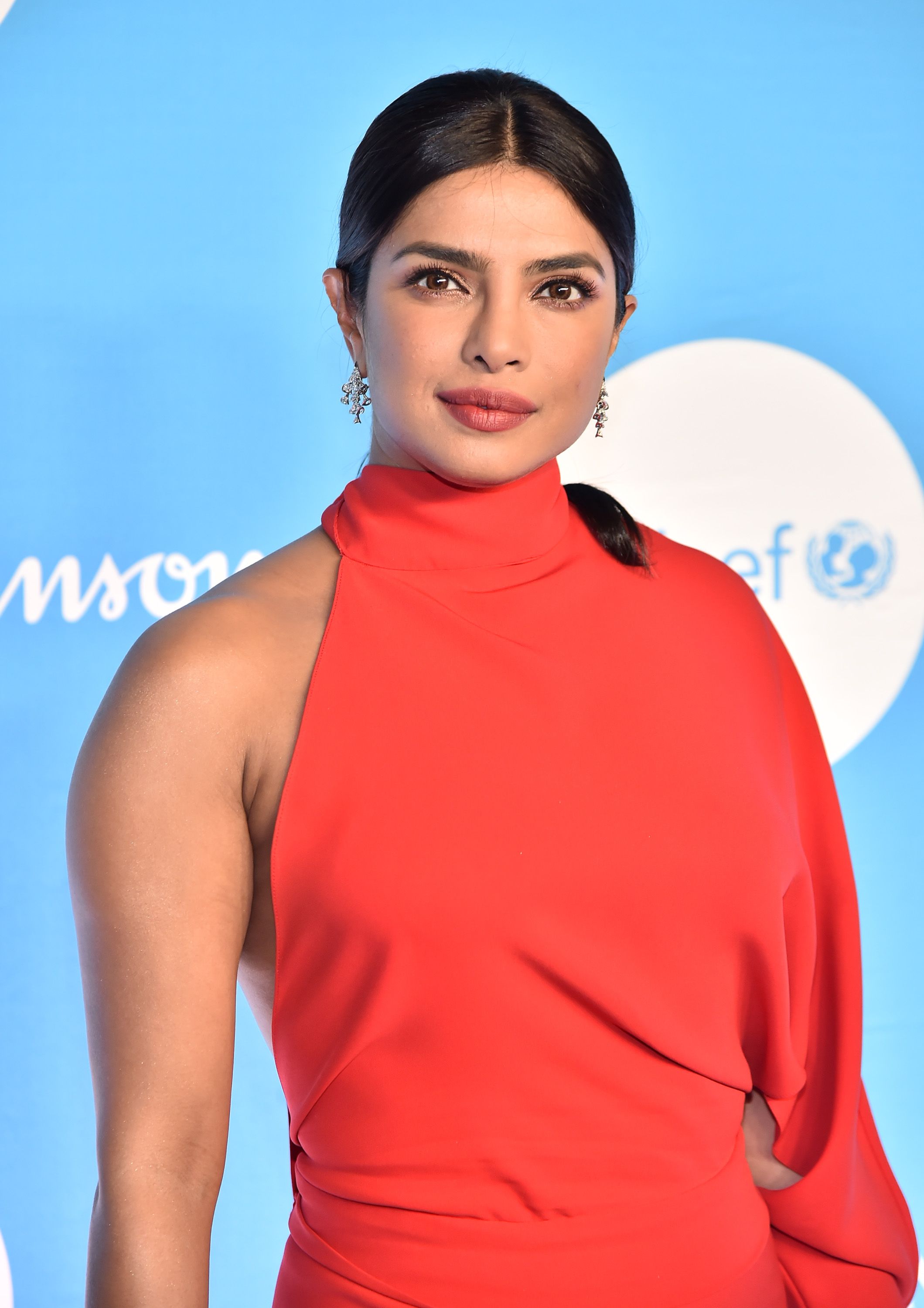 priyanka chopra red dress