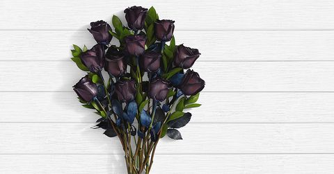 Proflowers Is Selling Black Roses Callas For Your Halloween Tablescape