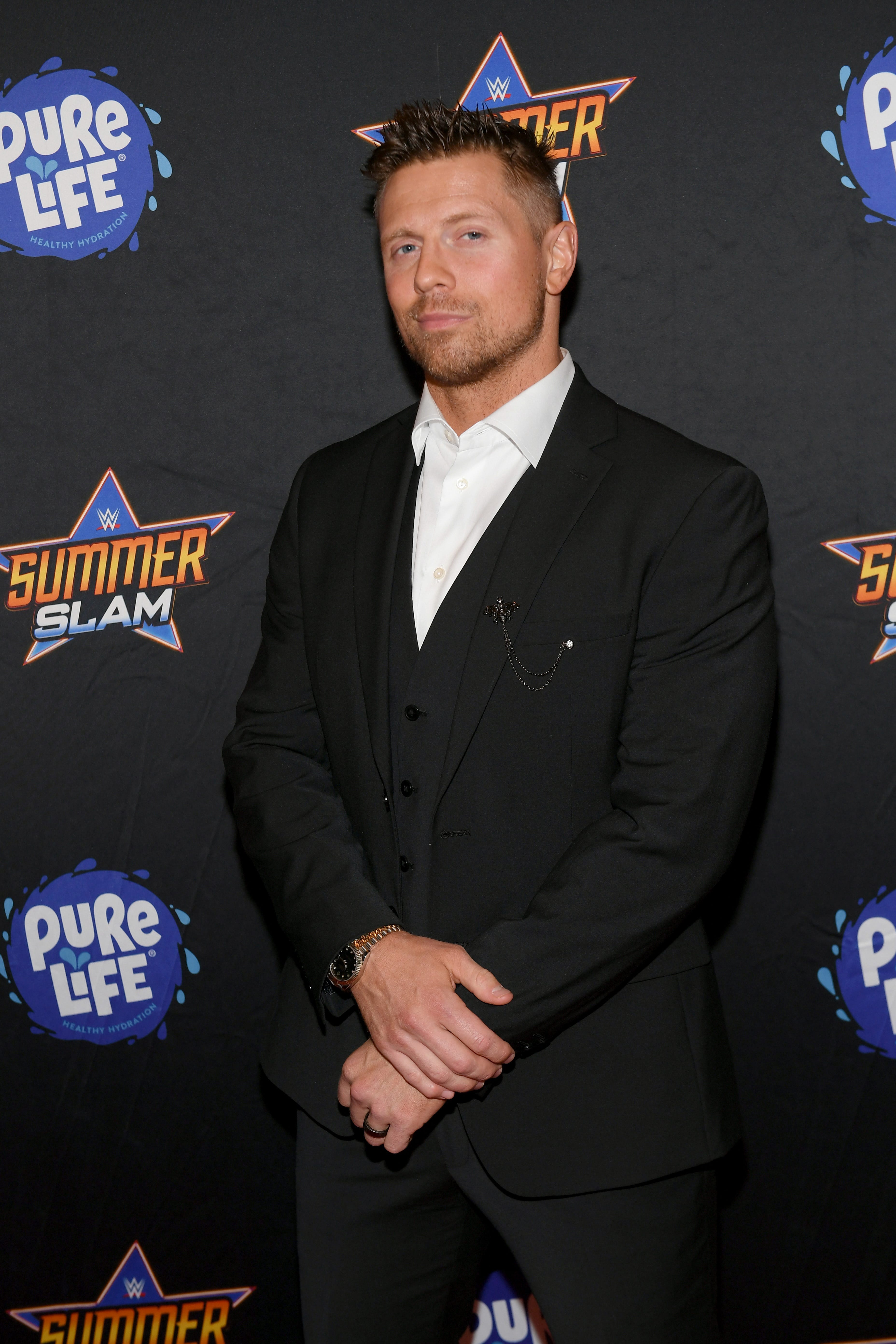 mike "The miz" mizanin na červeném koberci wWE summerslam after party