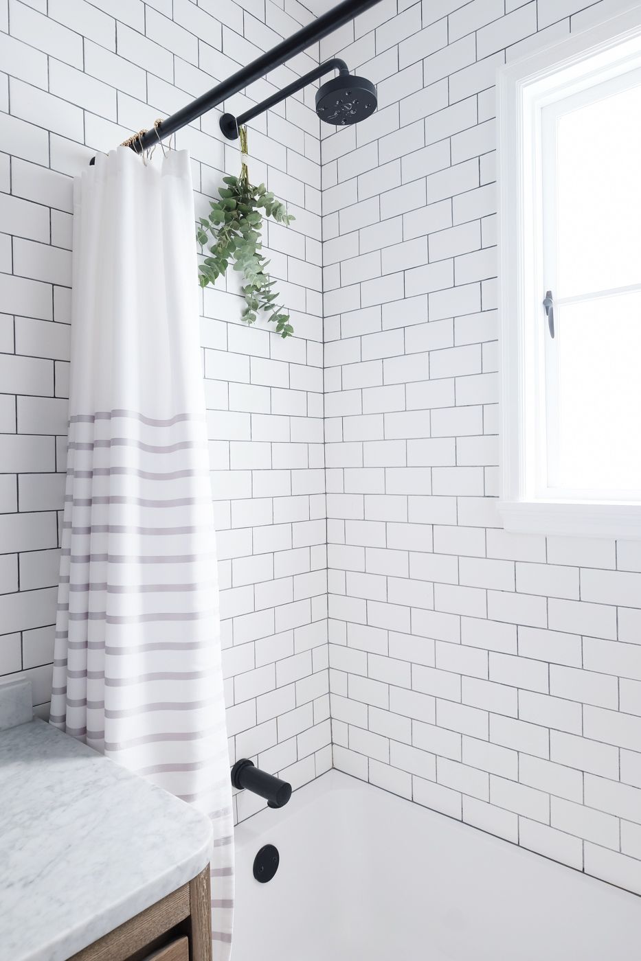 15 White Bathroom Ideas Decorating, Shower Curtain For Black And White Tile Bathroom