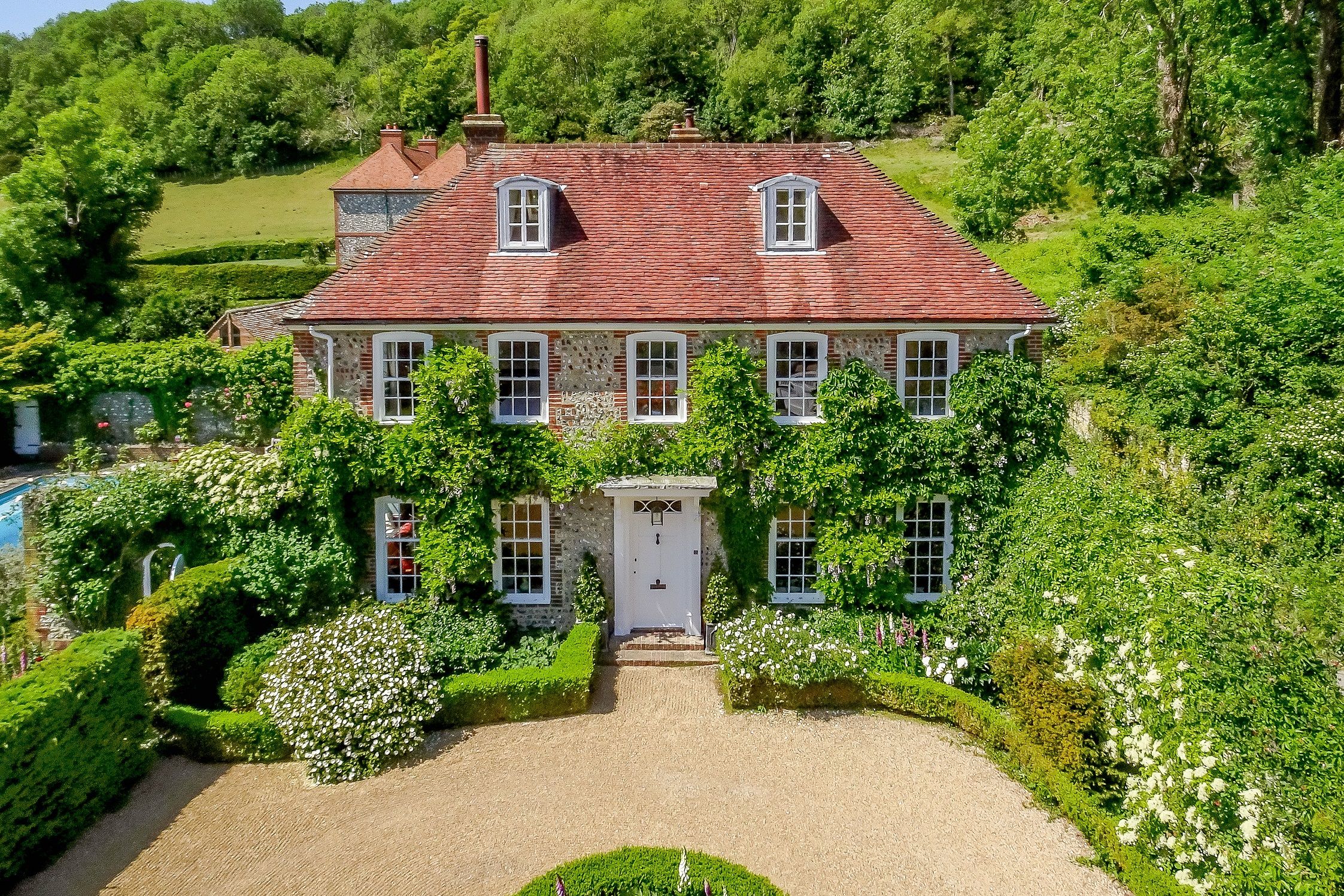 Grade II Listed House With Swimming Pool For Sale In East Sussex