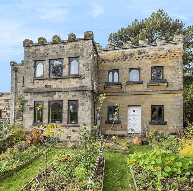 zoopla reveals 5 homes for sale near sites of historical importance