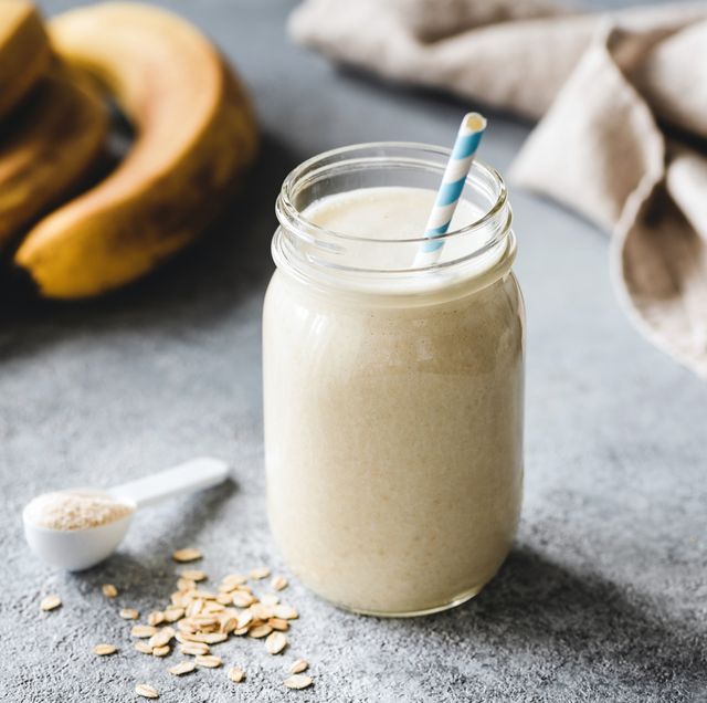 protein banana smoothie in jar