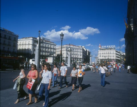 puerta del sol madrid espagne vie quotidienne