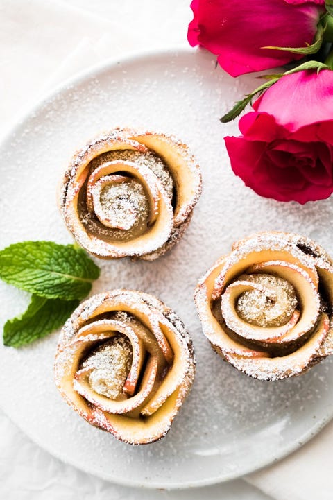 Food, Cuisine, Sweet Rolls, Dish, Ingredient, Roulade, Dessert, Cinnamon roll, Baked goods, Produce,