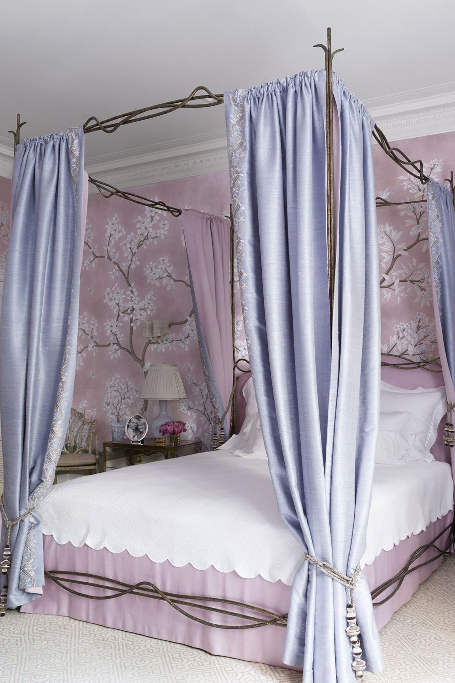 purple wallpaper bedroom