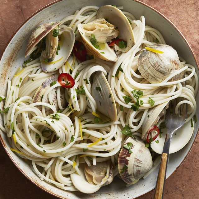 clams, chile, and lemon spaghetti recipe