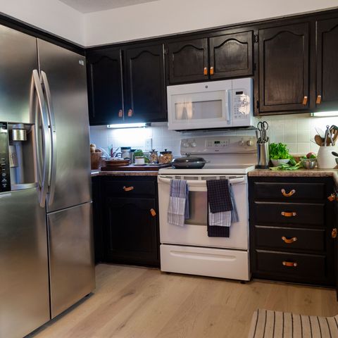 Countertop, Cabinetry, Room, Kitchen, Furniture, Refrigerator, Property, Interior design, Floor, Building, 