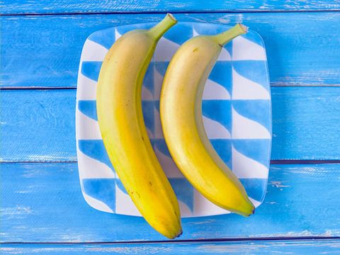 Scopri quante calorie ha una banana e quali sono i valori nutrizionali di questo frutto considerato lo snack perfetto per chi fa sport