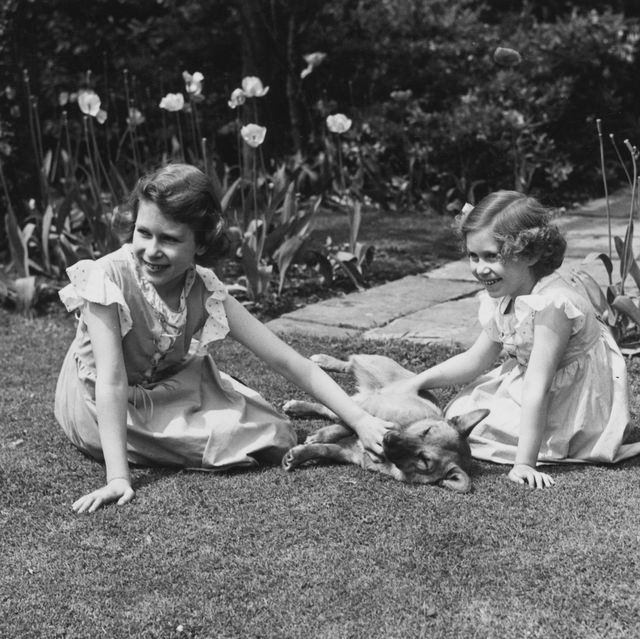 50 Photos Of Queen Elizabeth And Her Sister Princess Margaret Together