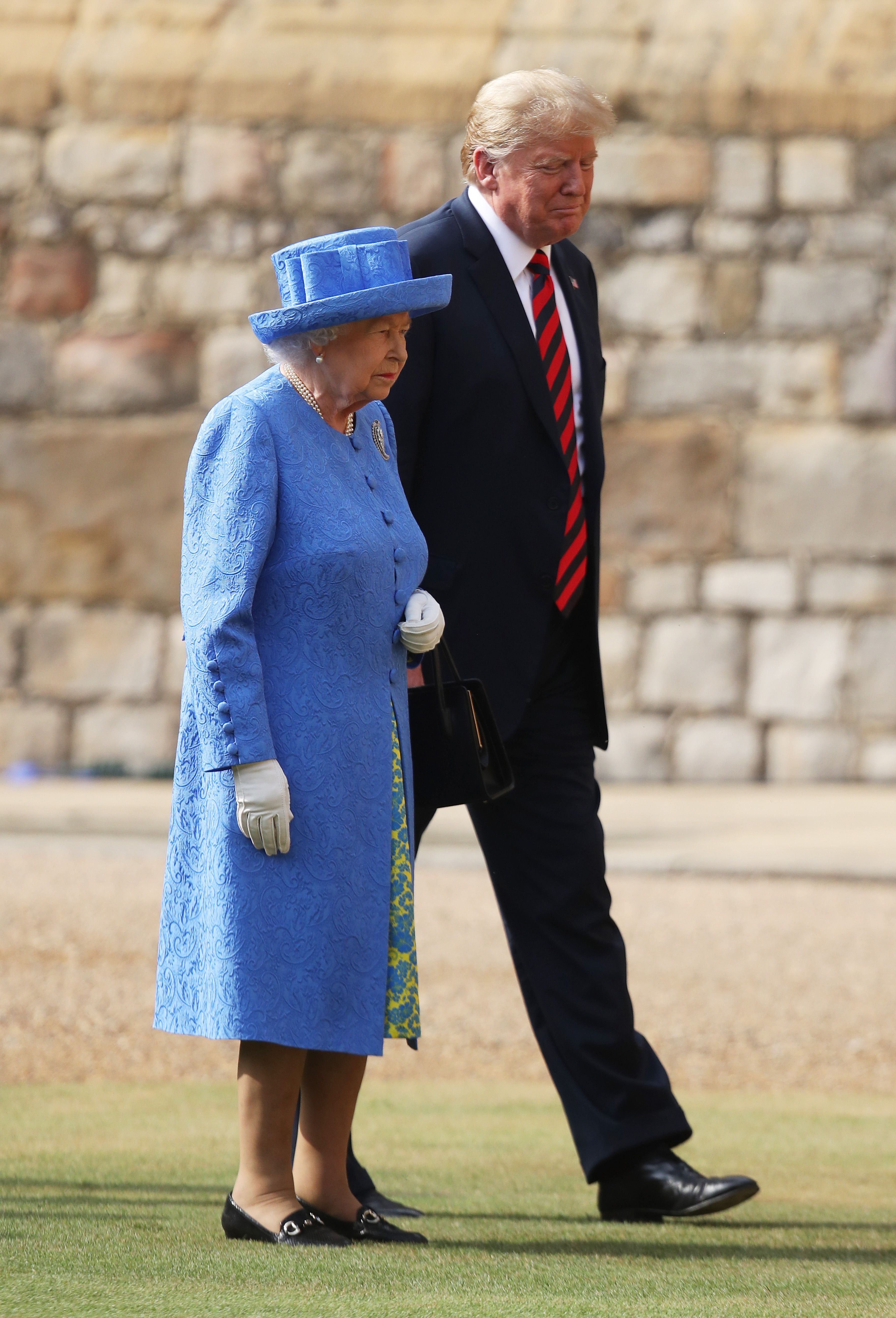 Donald Trump And Queen Elizabeths Meeting Was Awkward Donald