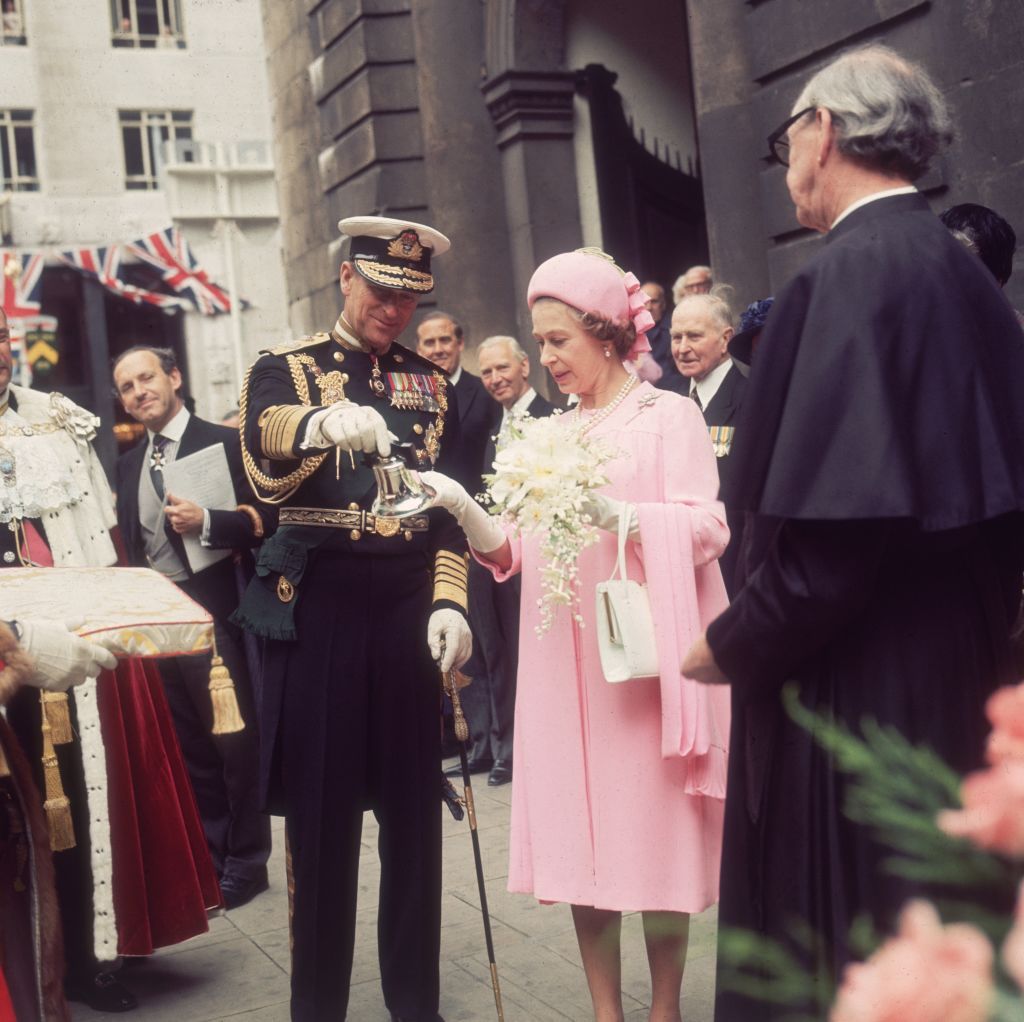 queen elizabeth ii and prince philip admiring a silver bell news photo 1575666075