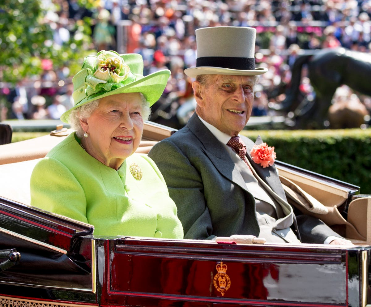 The Queen And Prince Philip Mark Wedding Anniversary With New Photo