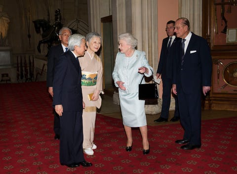 queen elizabeth ii accompanied by the duke of edinburgh holds a lunch for sovereign monarchs