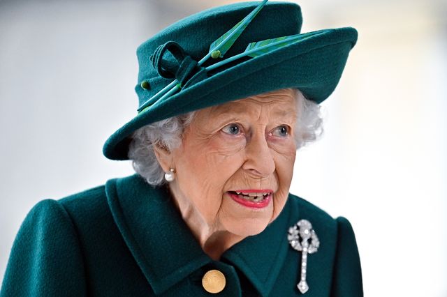 queen elizabeth attends the opening of the scottish parliament