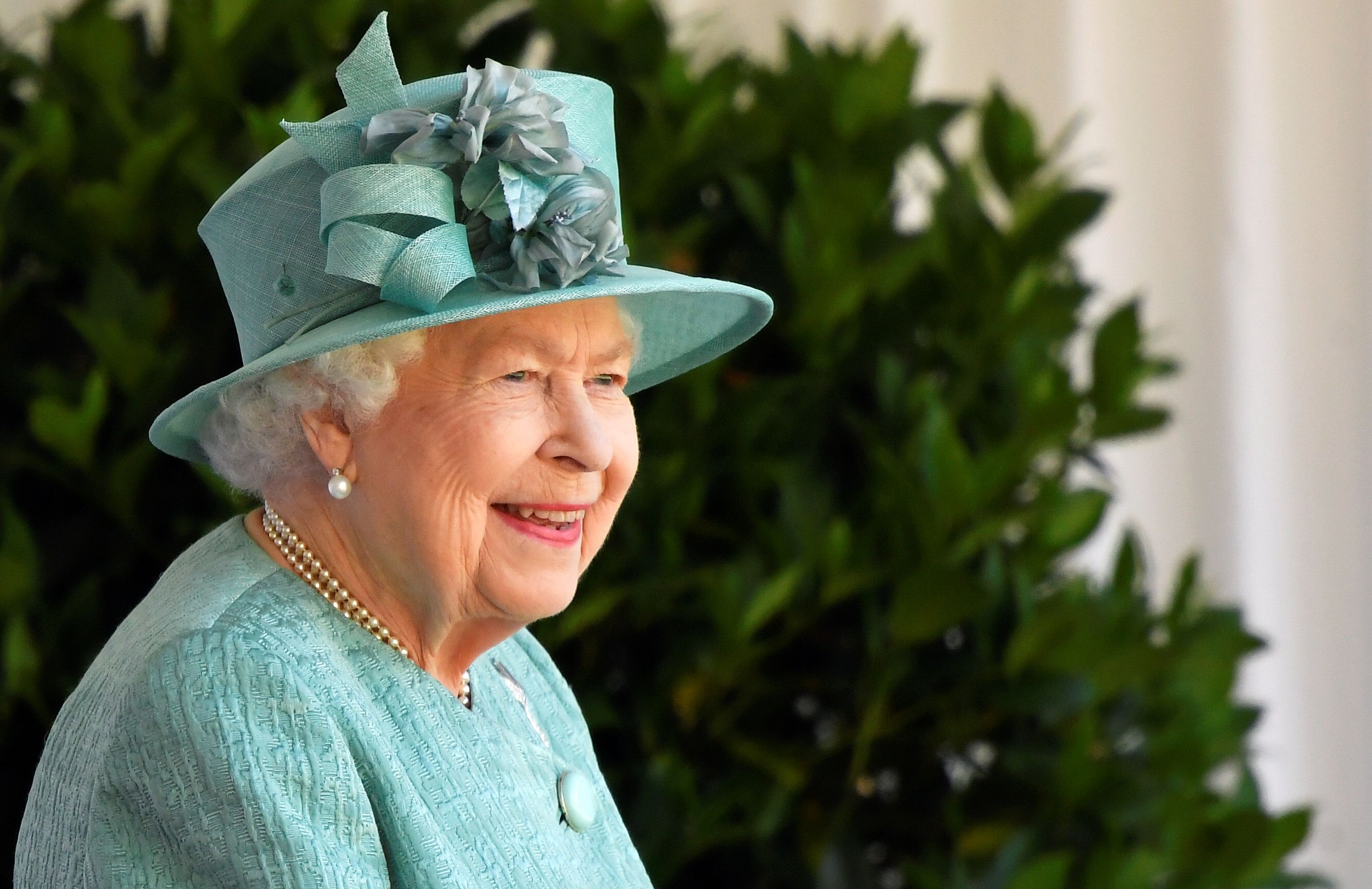 Queen Elizabeth Reacts To Meghan Markle Prince Harry S Pregnancy News 2021