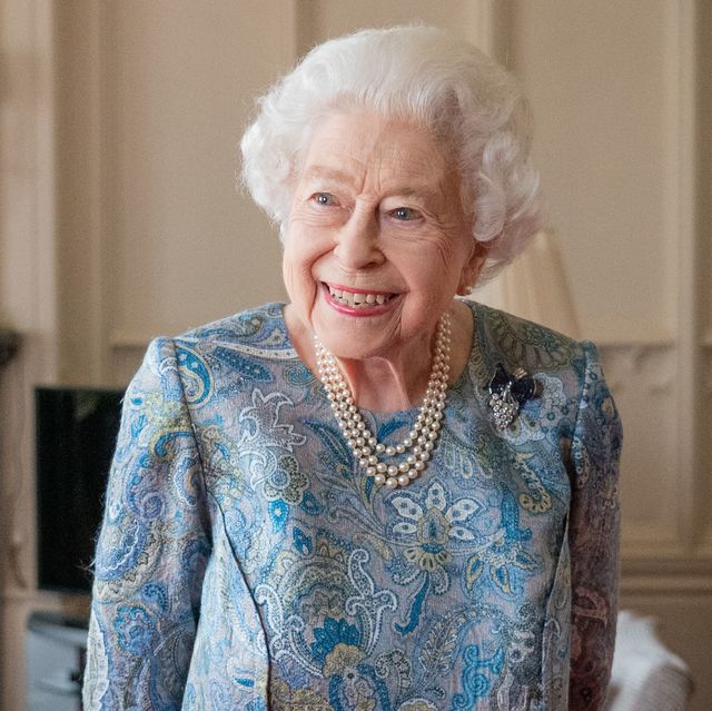 queen swiss president sentimental brooch