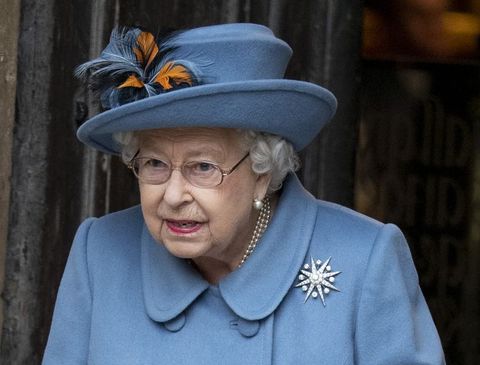 Queen Elizabeth To Video Call Other Royals While Social Distancing Amid Coronavirus