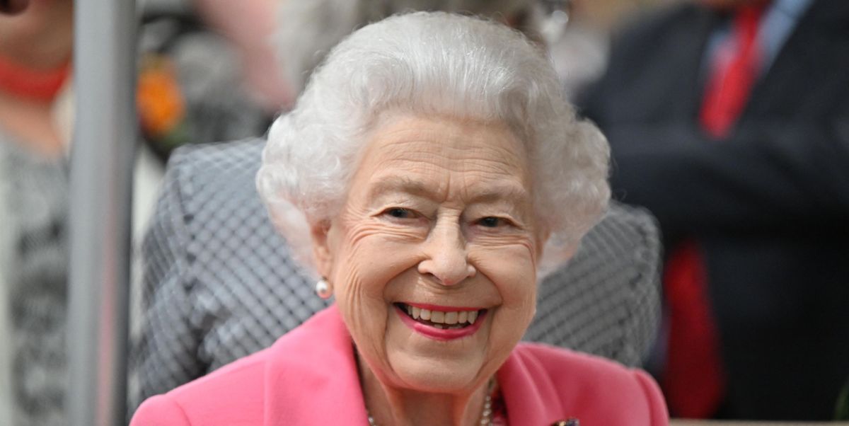 The Queen at Chelsea Flower Show: Pictures