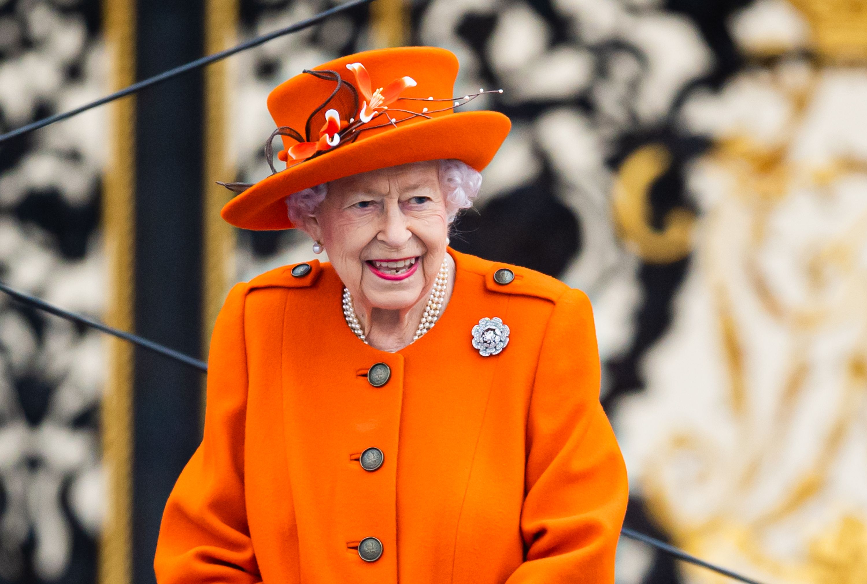 予算19億円!?エリザベス女王の在位70年を祝う“記念本”に非難の声
