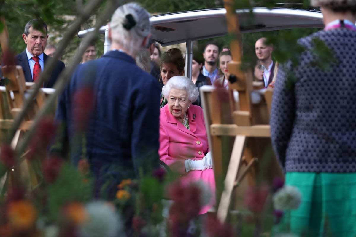 See Photos Of Queen Elizabeth At The 2022 Chelsea Flower Show