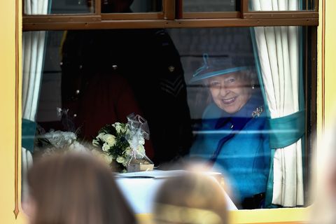 queen elizabeth ii becomes britain's longest reigning monarch