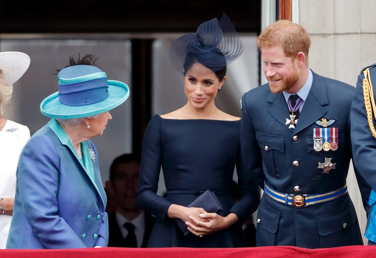 Queen Elizabeth Is Giving Meghan Markle and Prince Harry Art for Their ...