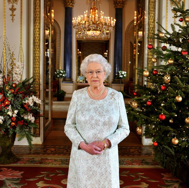 バッキンガム宮殿　クリスマス　ロイヤルファミリー　エリザベス女王　キャサリン妃