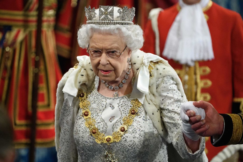 The Queen S Speech Why Queen Elizabeth Didn T Wear Her Crown