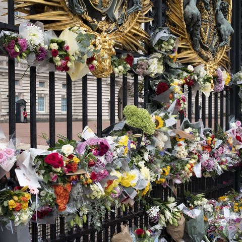 queen floral tributes uk locations  what happens to the flowers