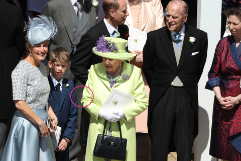 Body Language Experts Analyze Queen Elizabeth S Relationship With Her Grandchildren