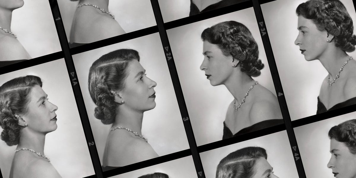 First Official Portraits of Queen Elizabeth From 1952 — Photos