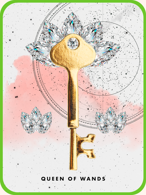 asaların kraliçesi, elmas taçlarla çevrili altın bir anahtarı gösteren tarot kartı