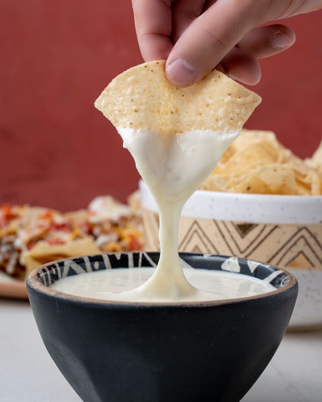 moe's queso dip and chips