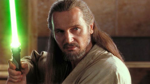 qui gon jinn con su sable laser verde