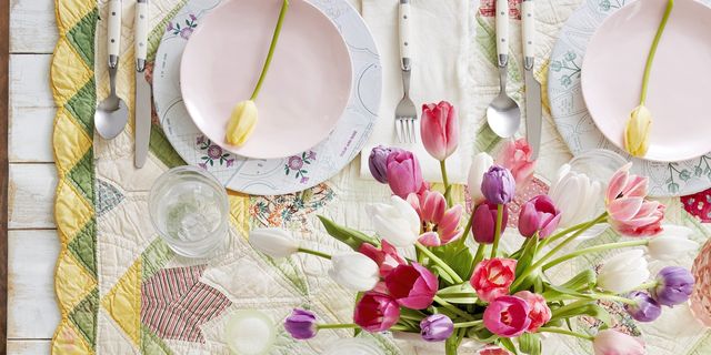 Spruce Up Your Table for Spring with These Fresh Centerpieces