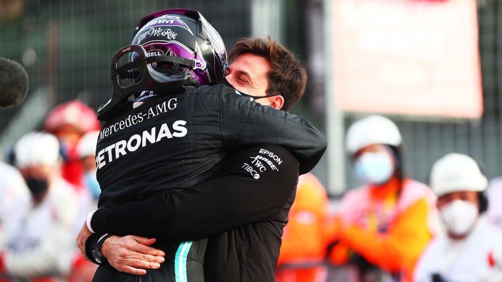Mercedes asegura el séptimo campeonato de constructores