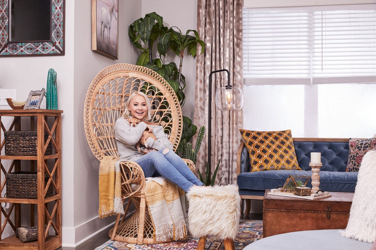 'The Voice' and Country Singer RaeLynn's Home Tour