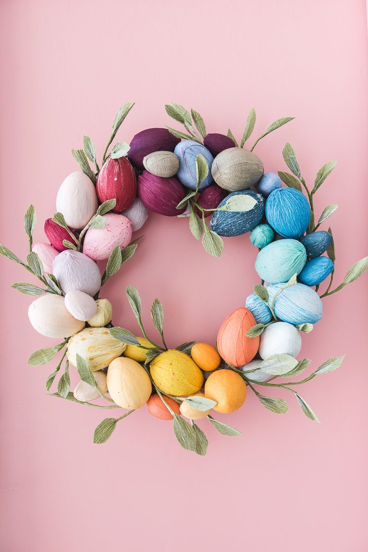 Natural Speckled or Spring Colours Plastic Easter Egg Wreath Chicken Decoration 