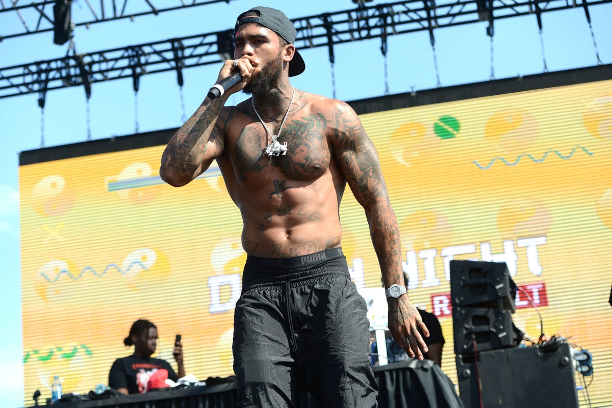 Rapper Dave East Shows Off His Gym Fridge And Workout Skills