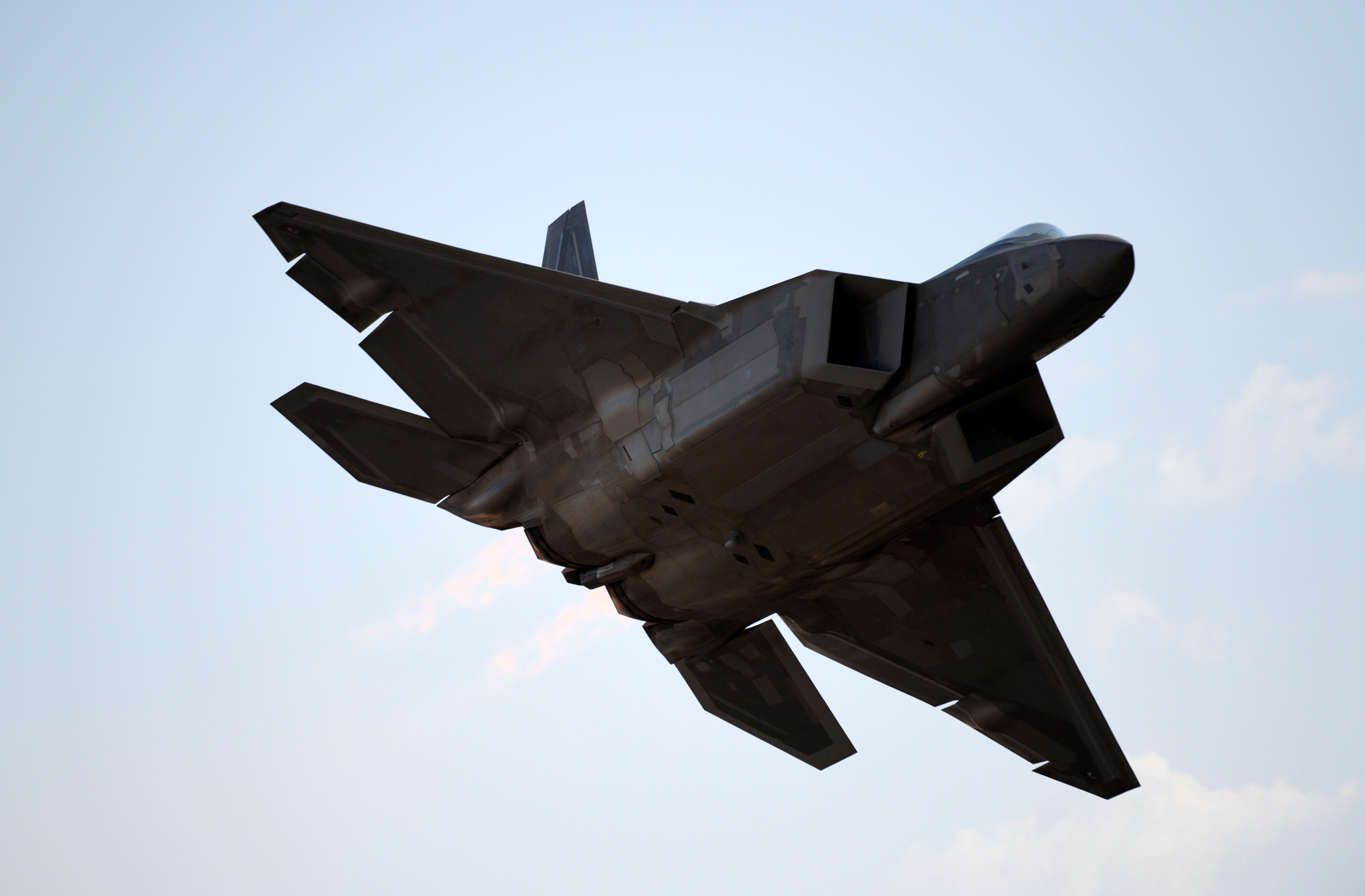 The Air Force Wants to Give the F-22 Raptor an Early Retirement