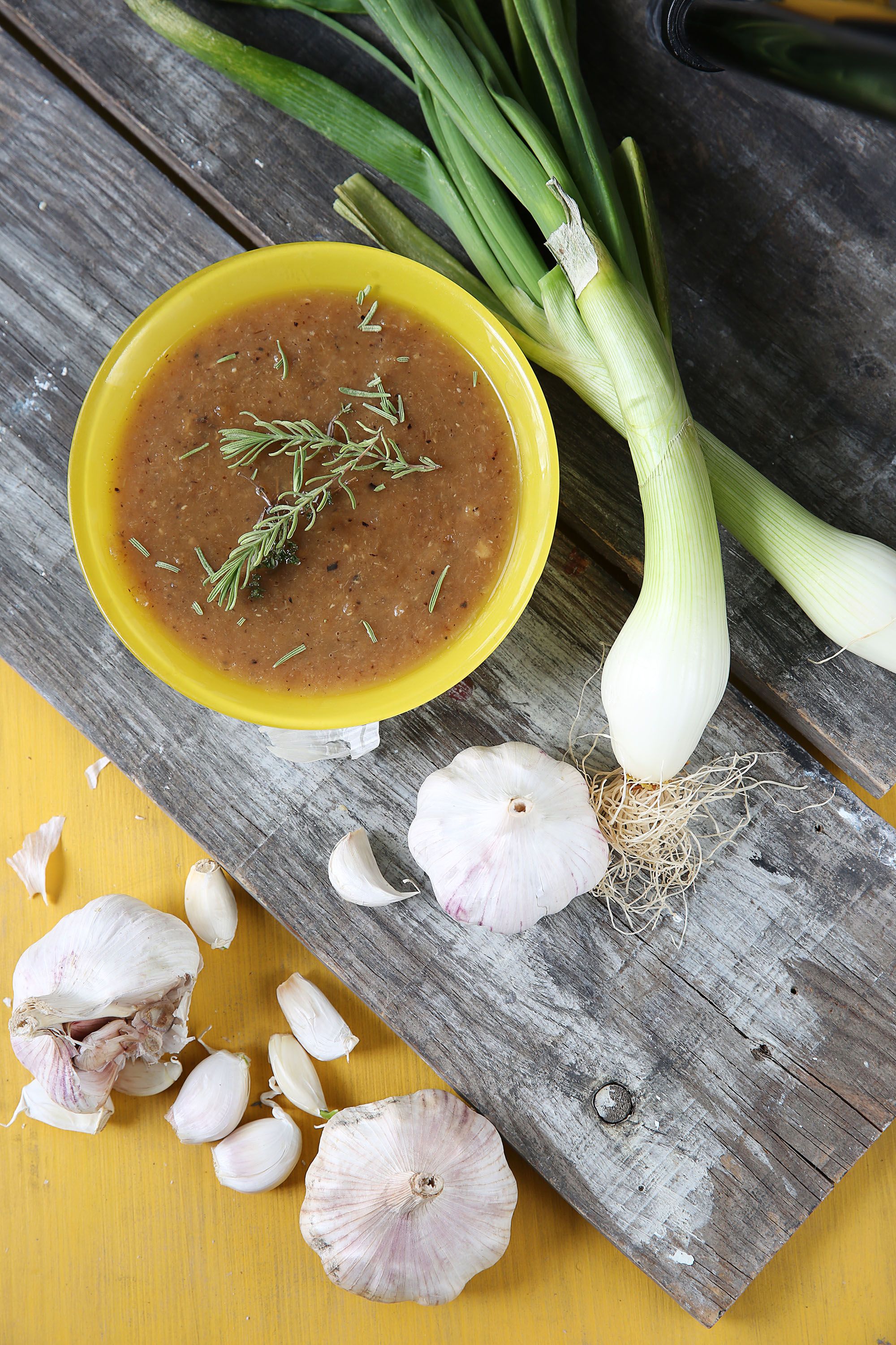Recetas sanas y fáciles: Sopa de ajo asado