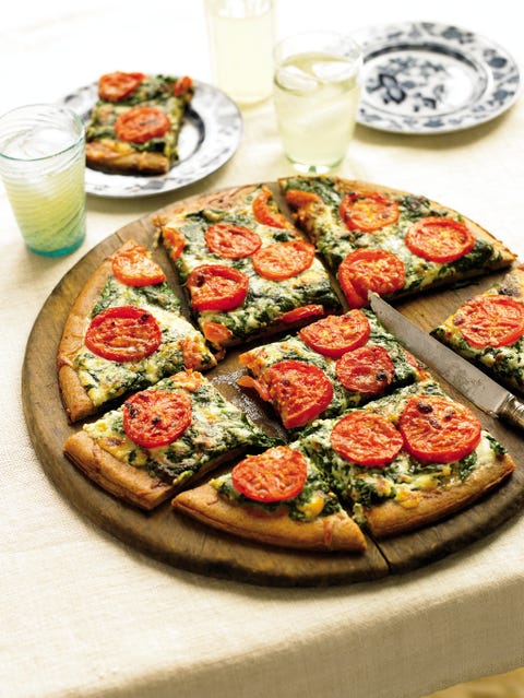 White Pizza With Spinach And Tomatoes