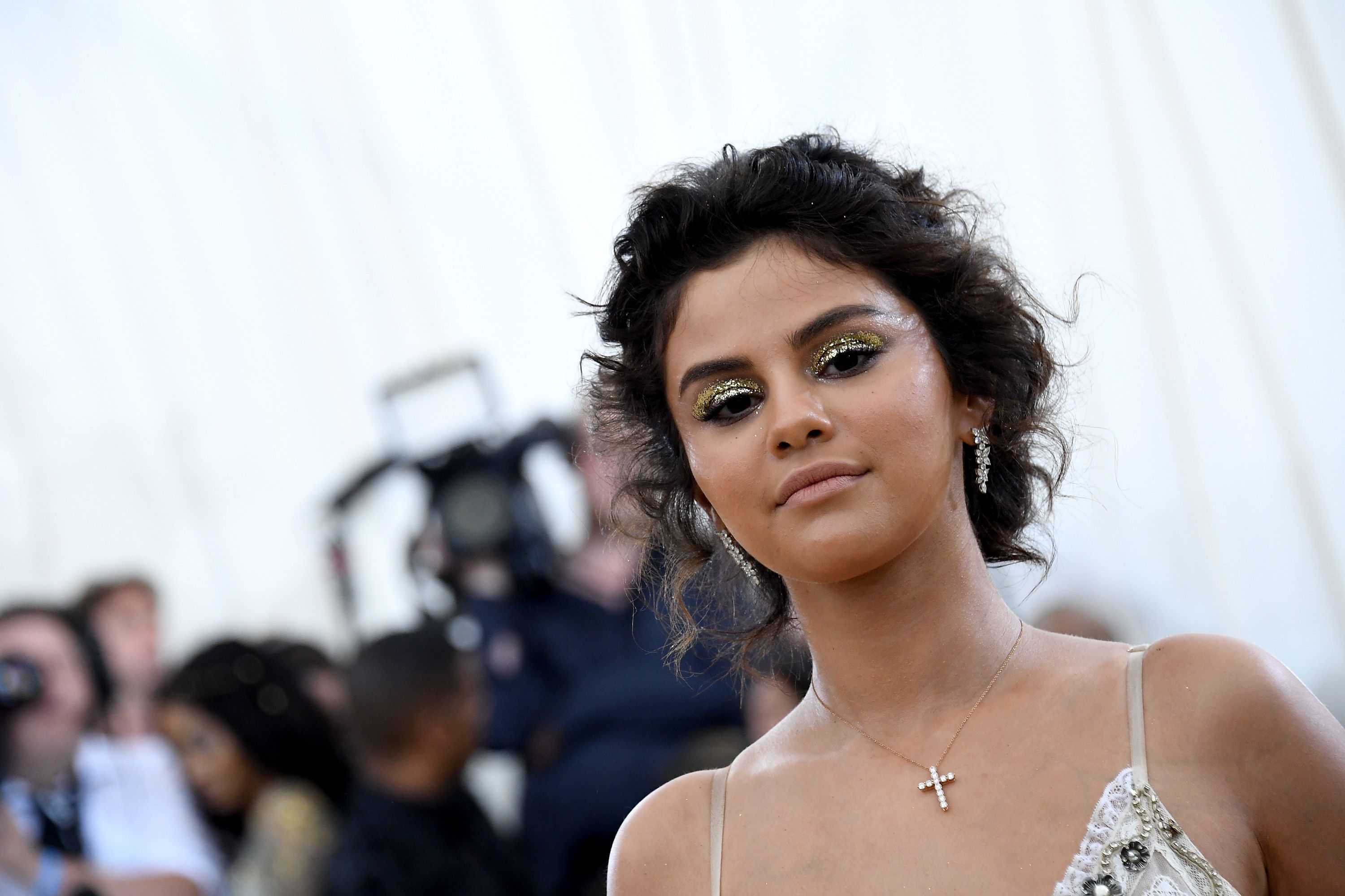 Who Is Selena Gomez Dating Selena Gomez Boyfriend And Relationship History