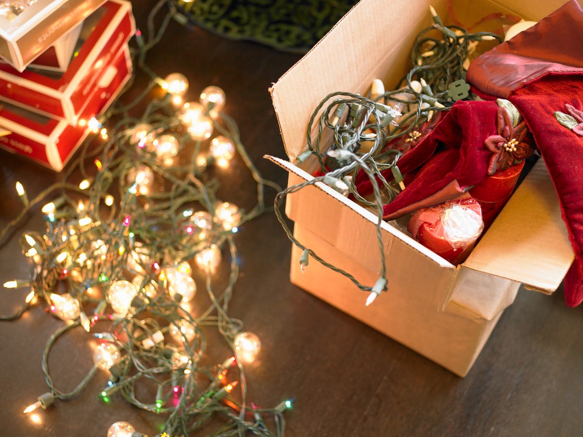 Is There Trash Pickup On Christmas Eve 2022 Where And How To Recycle Christmas Lights - Can You Recycle Christmas  Lights?