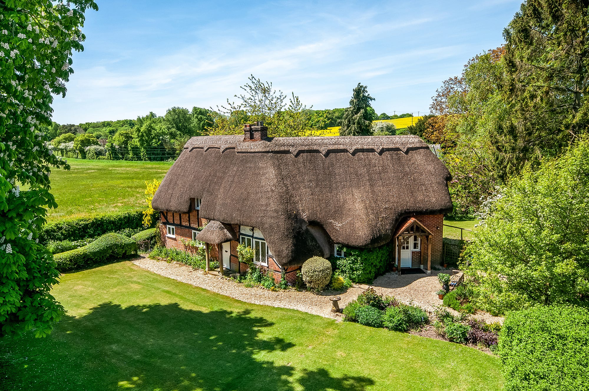 Quaint Thatched Cottage With Pool, Property For Sale In Hampshire