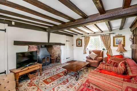 Quaint Thatched Cottage With Pool, Property For Sale In Hampshire