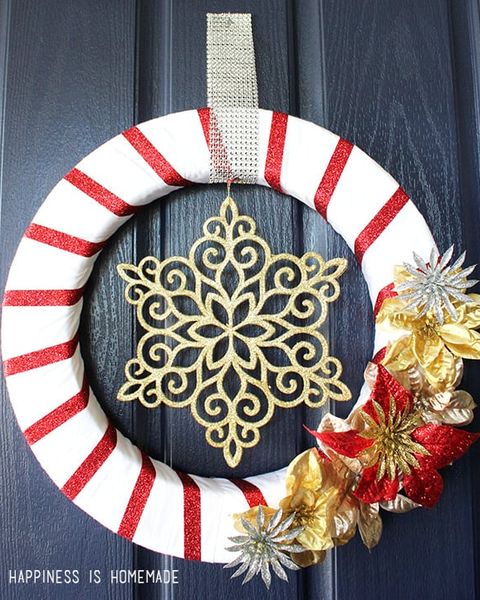 red gold white christmas wreath