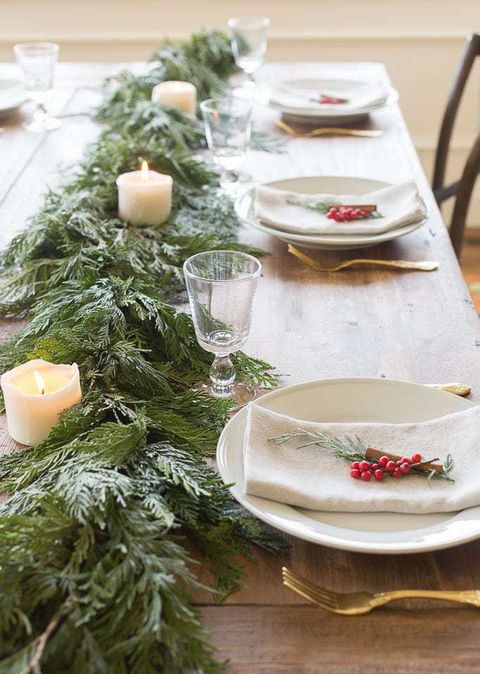 35 Best Christmas Centerpieces - Stylish Holiday Table Setting Ideas